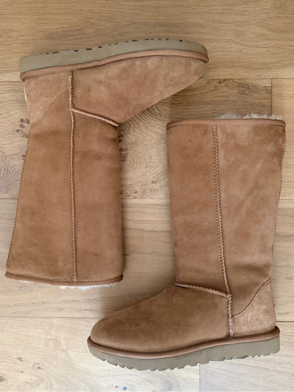 UGG Classic Tall II Shearling Boots Chestnut Brown Cozy Winter Wms 8 Like New